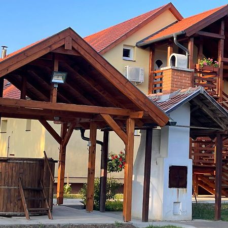 Venusz Ueduelocentrum Tiszacsege Экстерьер фото