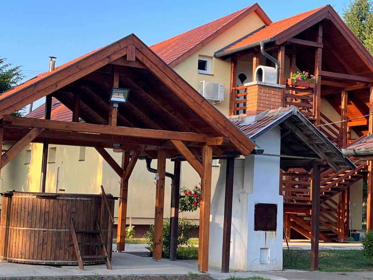Venusz Ueduelocentrum Tiszacsege Экстерьер фото